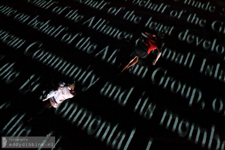 2013-07-04 Wired Aerial Theatre - As The World Tipped (Deventer Op Stelten) 011